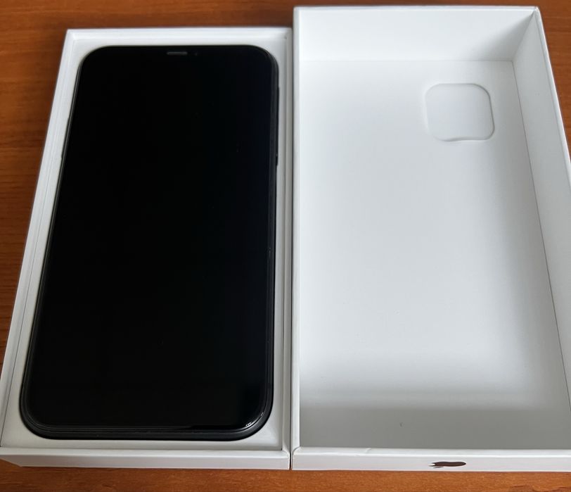 iPhone 11 Black 64 GB | Cutie originală | Baterie schimbată