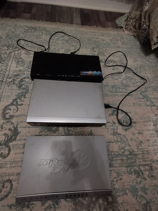 Продам DVD 3 шт         .