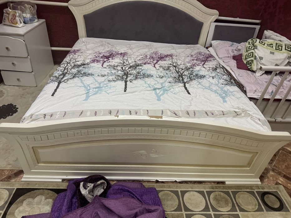 Диван матрасымен сатамын.Срочно.