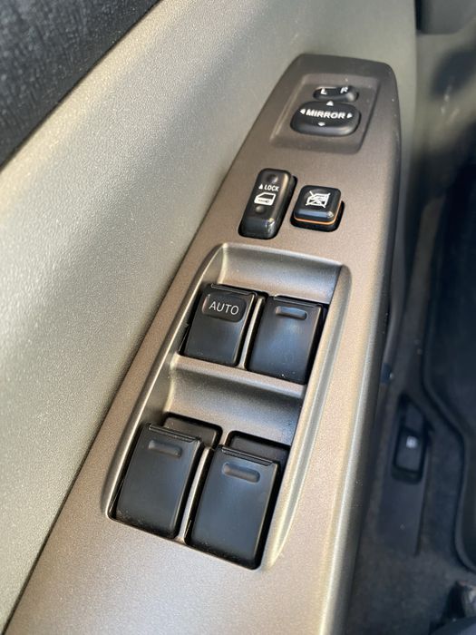 Vand toyota prius 2 an 2008 -198000 km