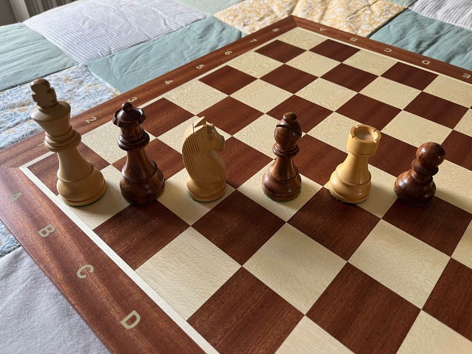 Фигури за шах Staunton - височина на царя 9.5 см