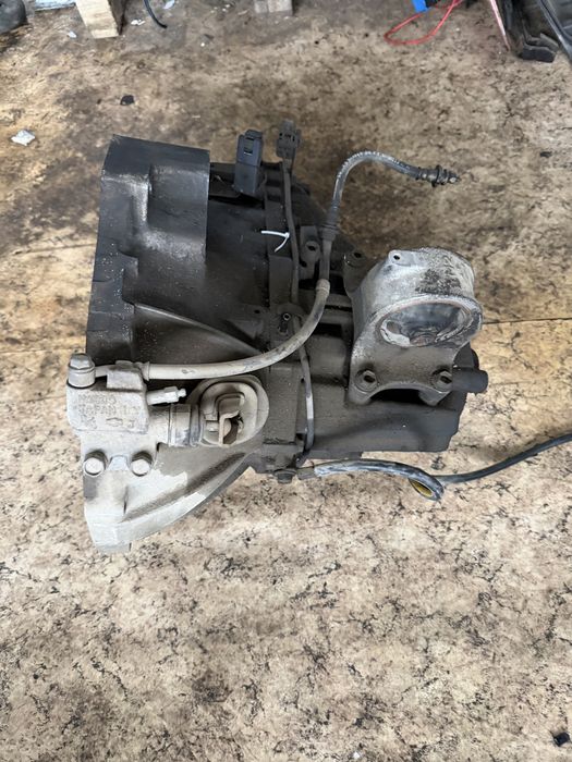 Nissan Almera n16 2.2 ddti Нисан Алмера скорости