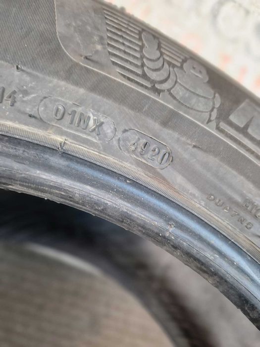 225 60 18 - MICHELIN  - Anvelope iarna m+s