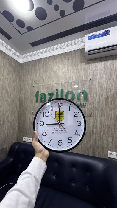 Devor soat sizning logotip bilan