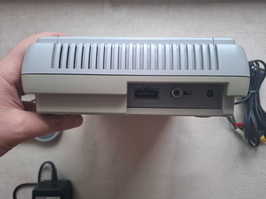 Super Nintendo/SNES modat region free si 50/60 hz