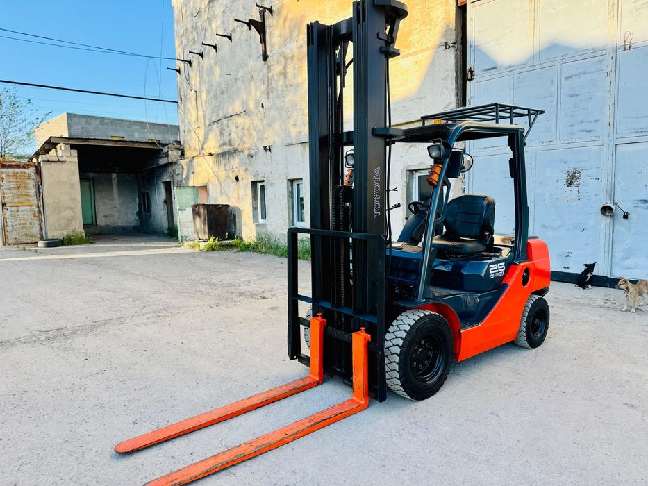 Вилочный погрузчик кара автокара