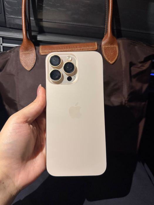 Продам Iphone 16 PRO MAX