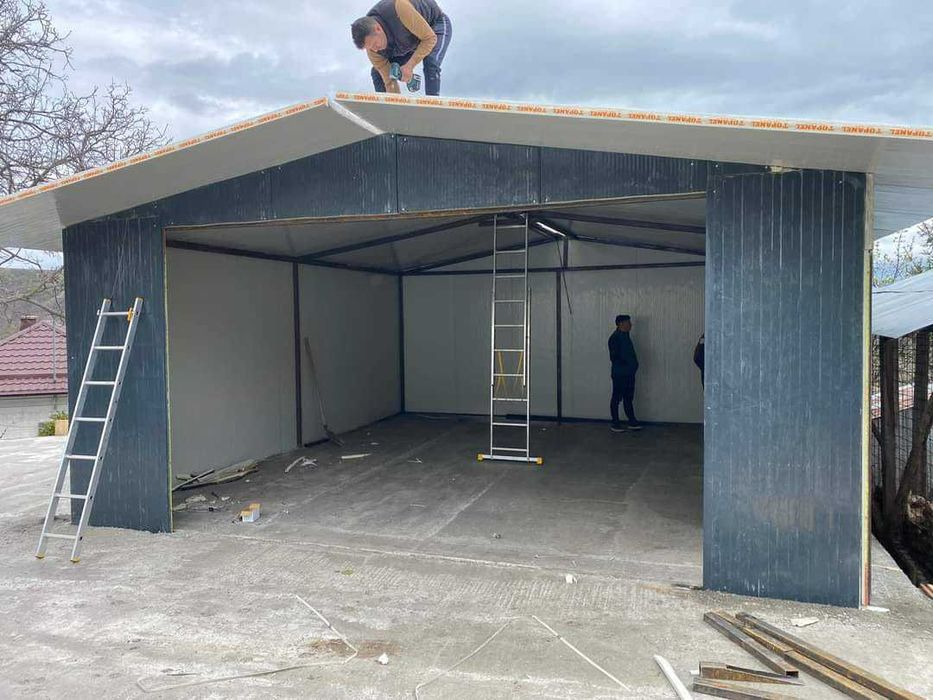 Casa modulara si garaje auto pe structura metalica si panou sandwich