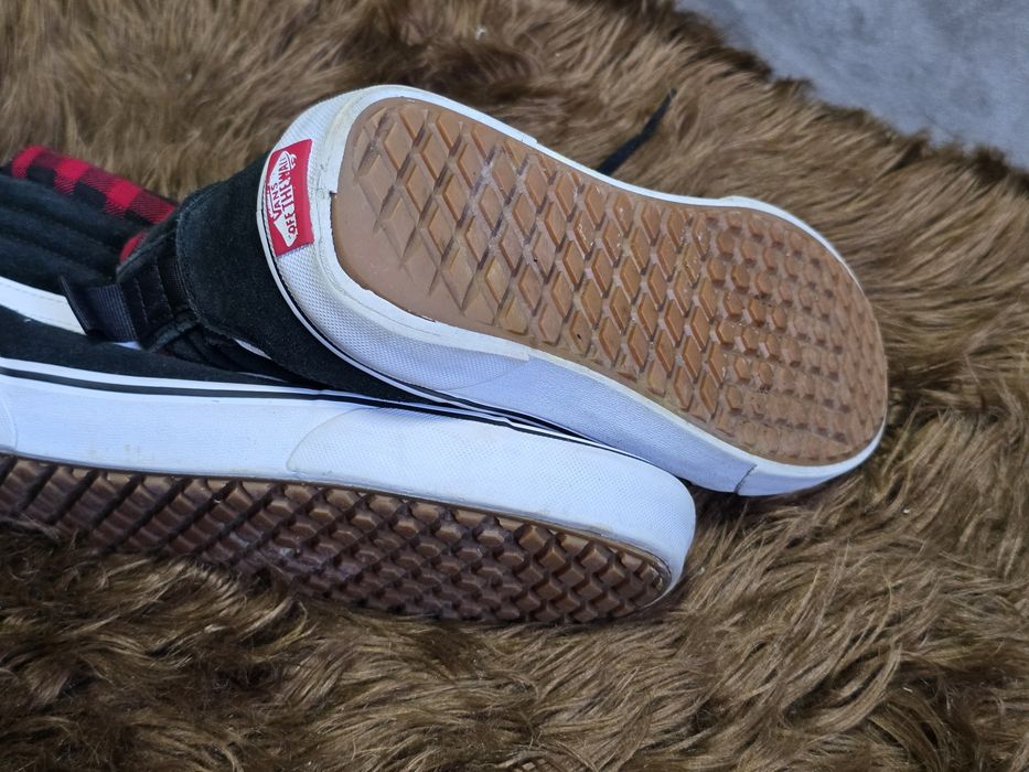 Vans Sk8-Hi MTE-1, model high-top.