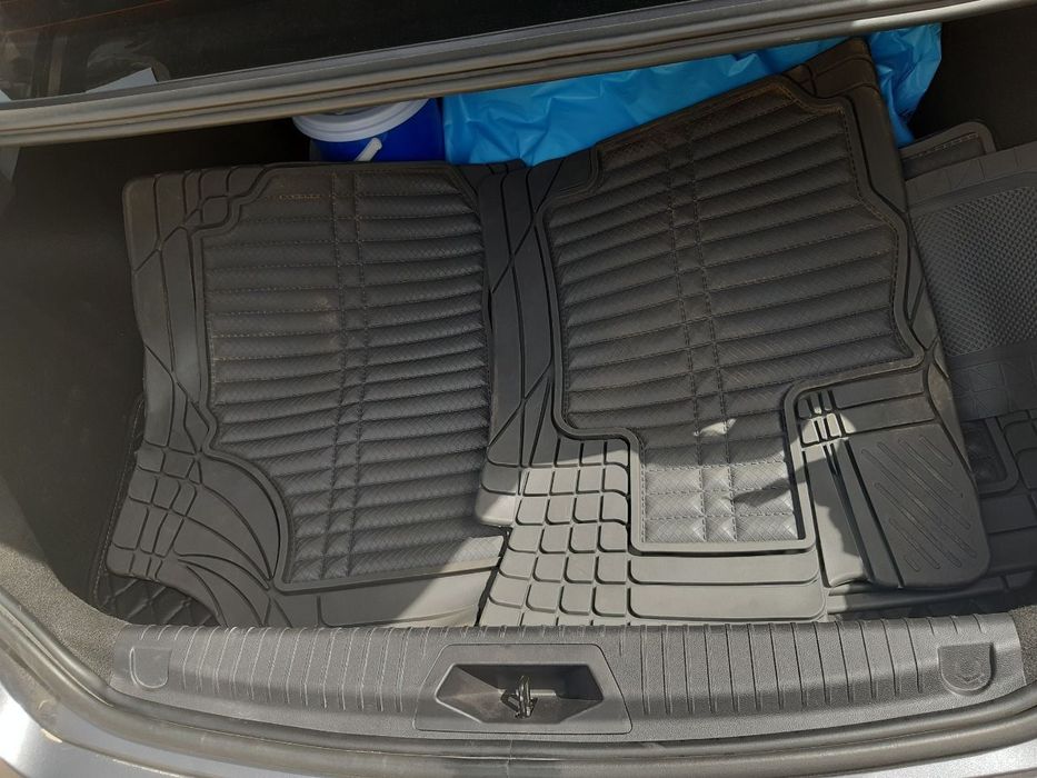 Полик для машины