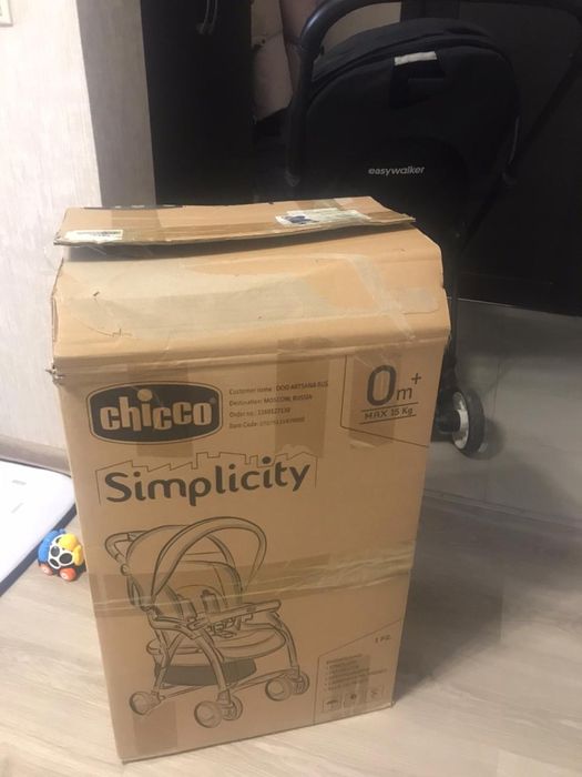 Детская прогулочная коляска Chicco Simplicity