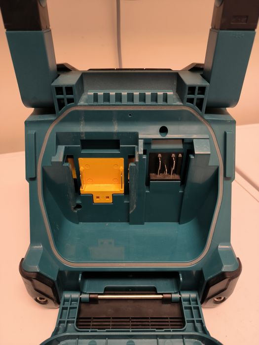 Makita DMR200 Bluetooth speaker блутут тонколона