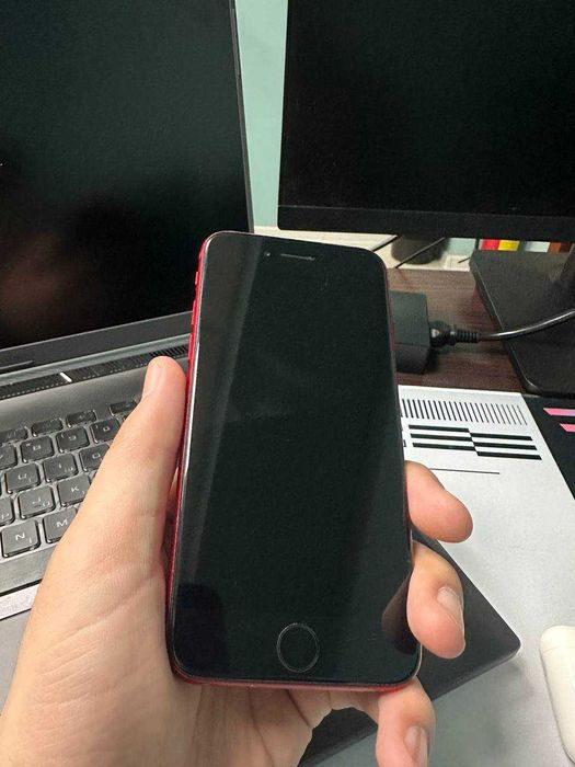Iphone 8 red product