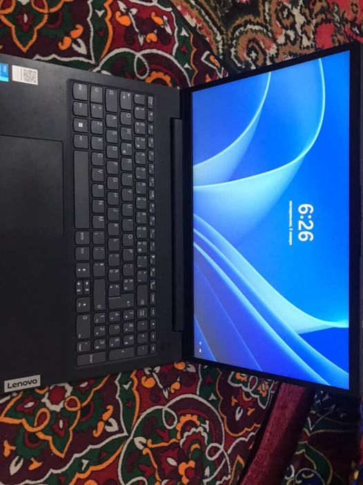 Lenovo noutbuk sotiladi