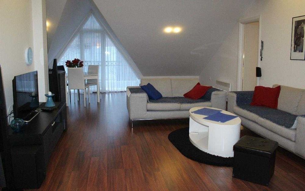 Дава се под наем Двустаен апартамент в Бургас, Братя Миладинови - 67 кв.м за 204 € - Снимка #1