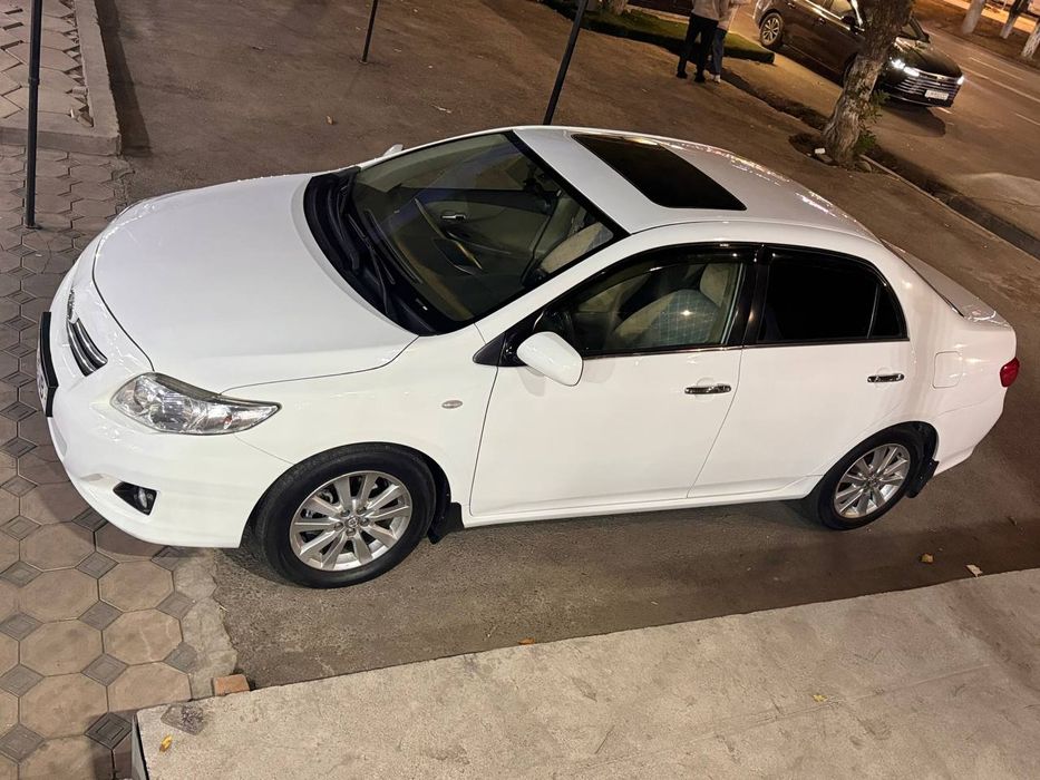 Tayota Corolla.       Автомобиль