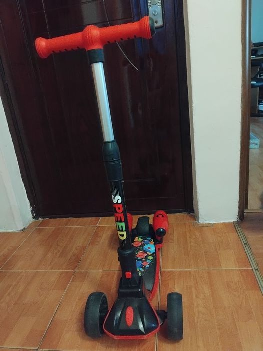 Trotineta mistique,action one