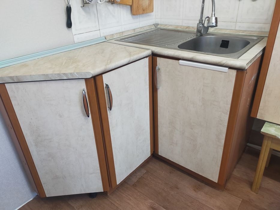 Продам кухонный шкаф