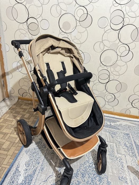 Коляска для детей и новорожденных
