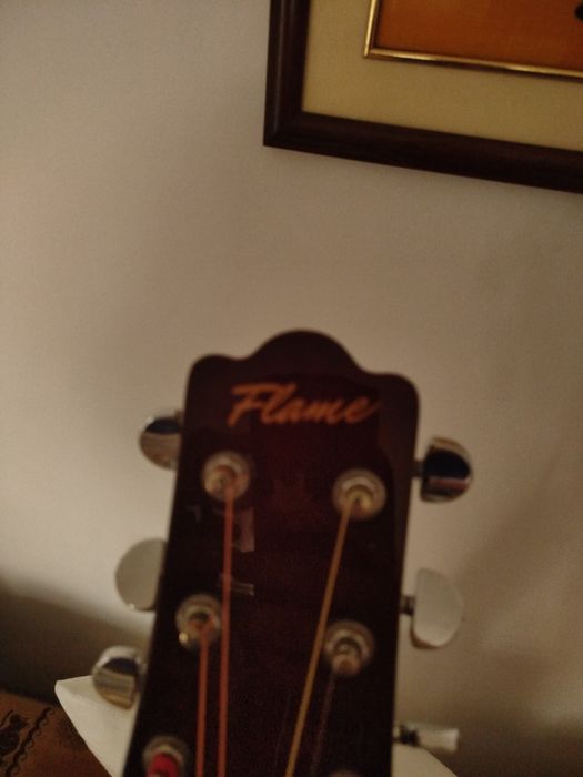 Chitară electro-acustica