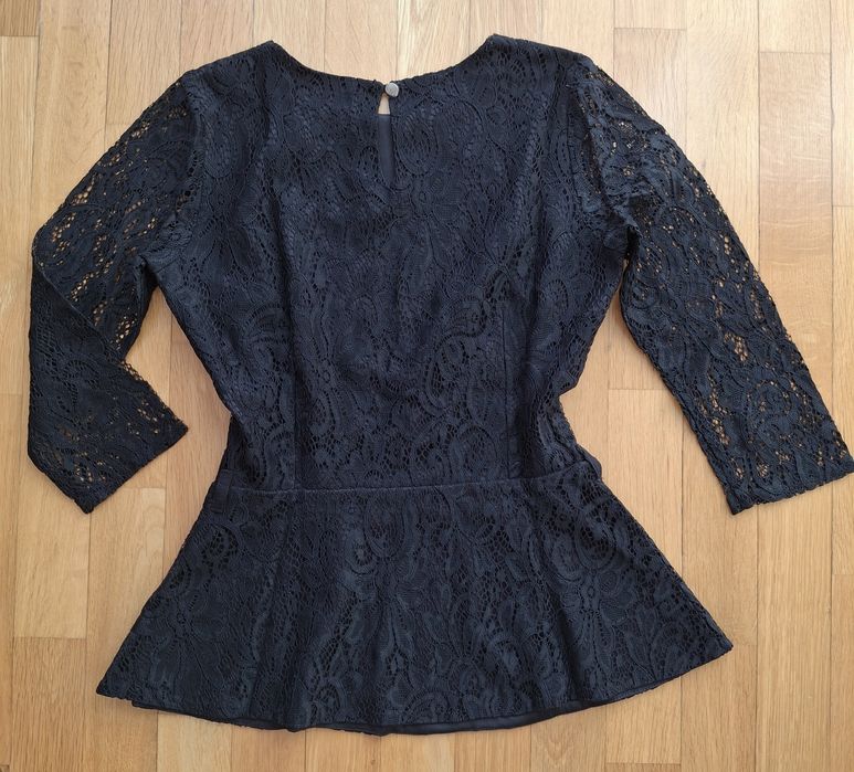 Bluza din dantelă neagră