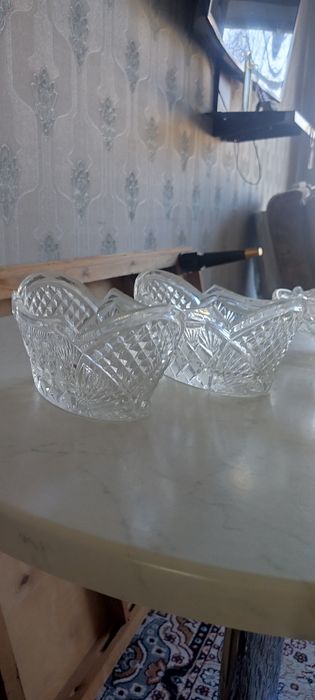 Продам хрустальную вазу, 2 штуки