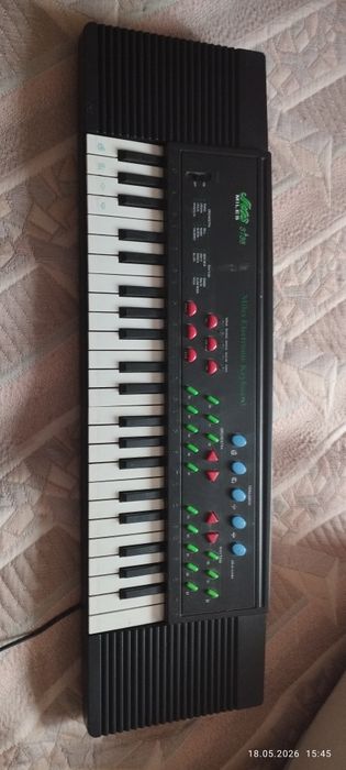 Продам синтезатор Miles Electronic Keyboard