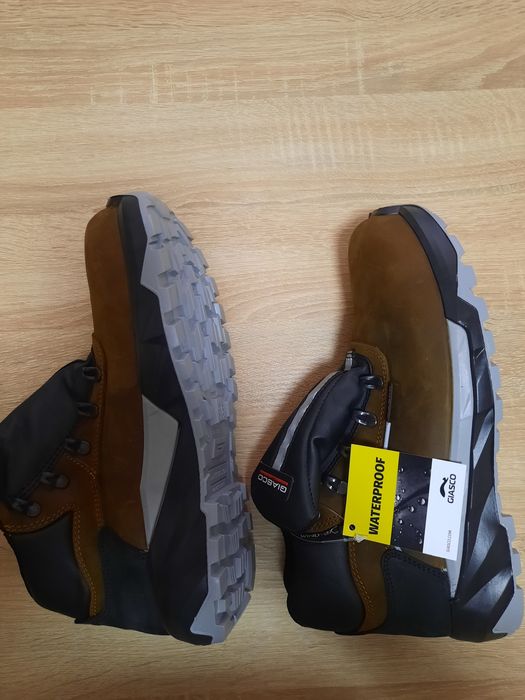 Ghete, bocanci cu bombeu Giasco 42. NOU