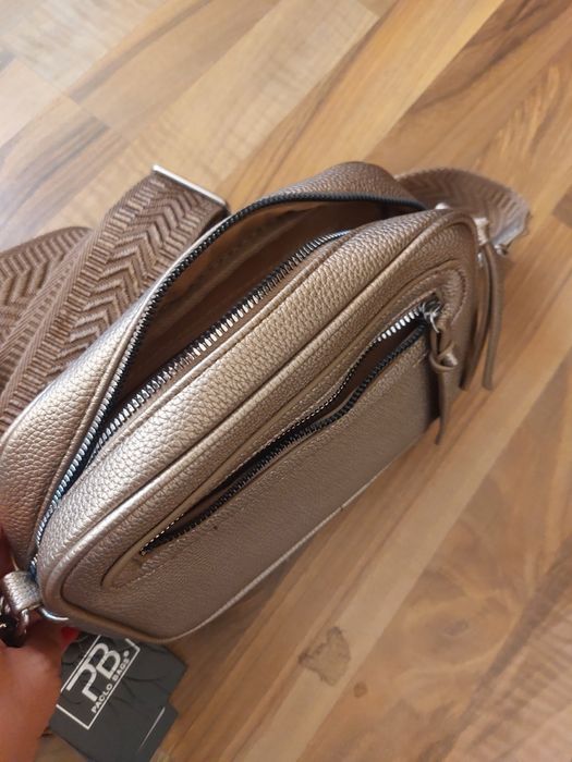 Златиста чанта.        .