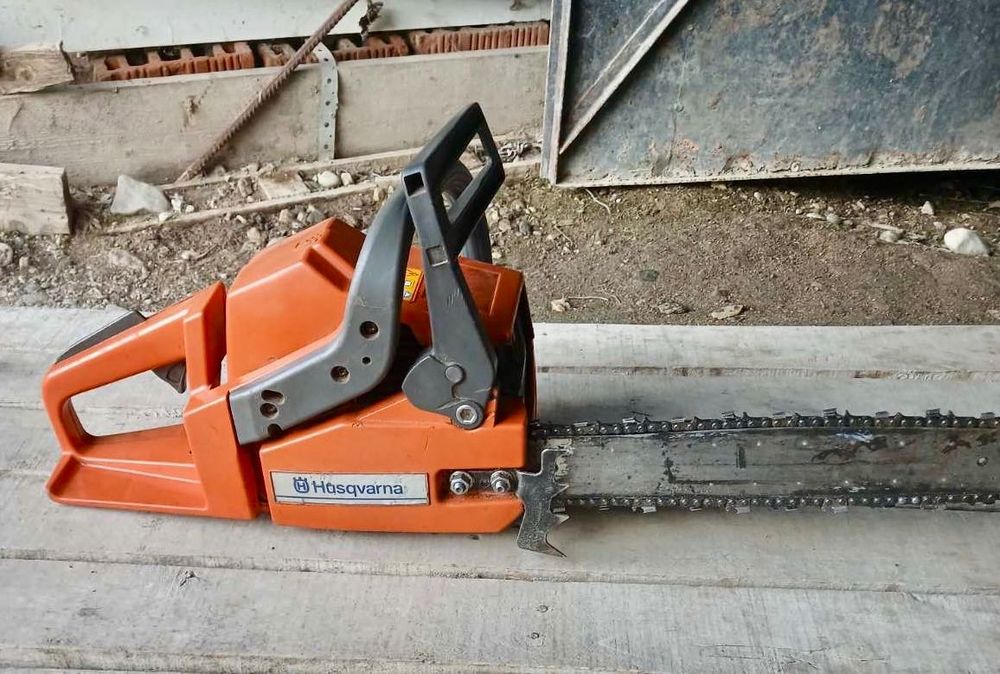 Huskvarna 40 - Бензинова резачка за дърва