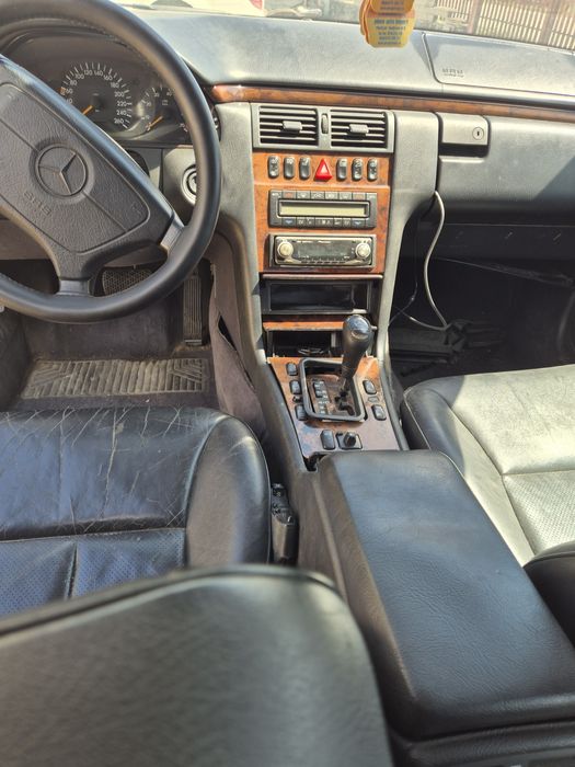 Vând Mercedes E 280 4 Matic