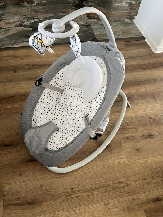 Fotoliu balansoar Lionelo  Cu vibratii Pascal Scandi Cu 12 melodii linistitoare Pliabil  80x49 cm Gri Deschis