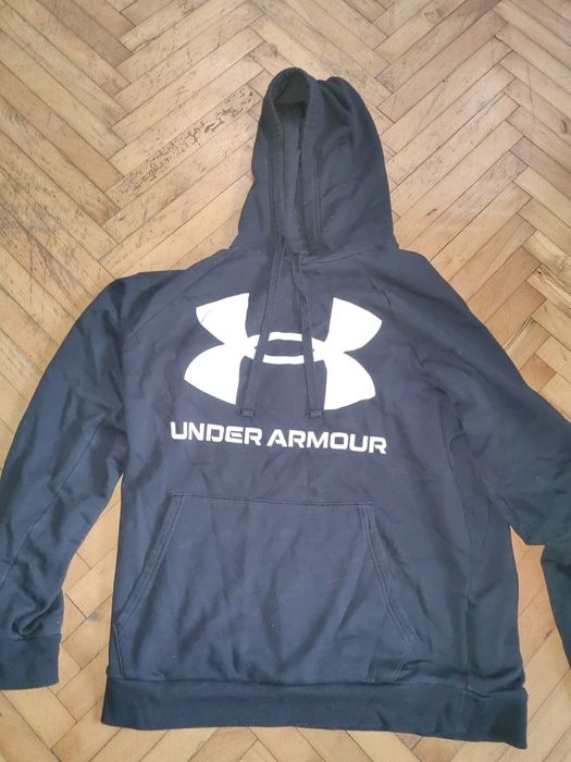 Under ARMOUR оригинален суйчър
