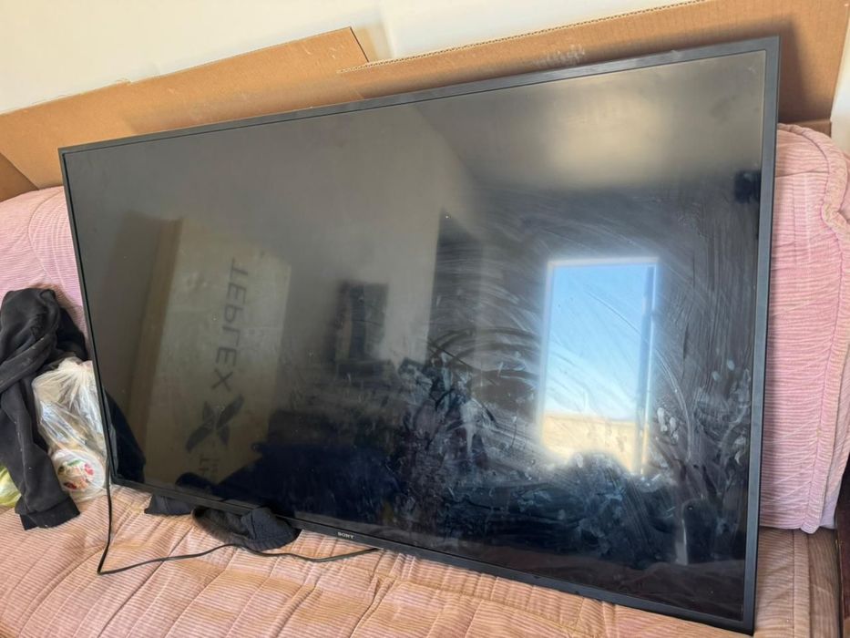 Телевизор Sony 120x70