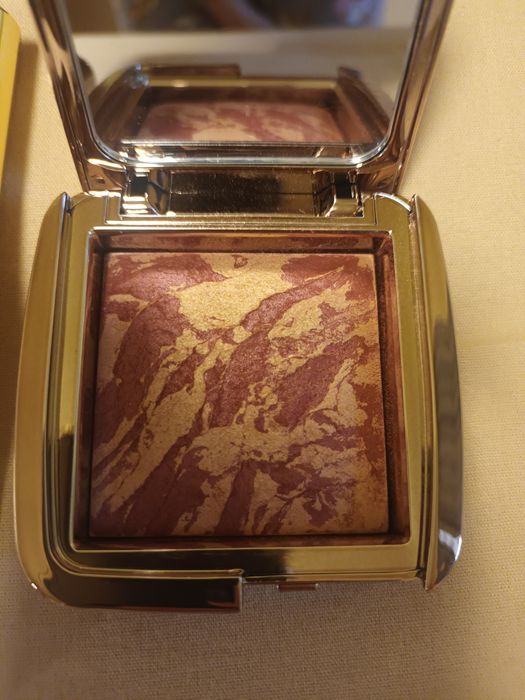 Hourglass руж и гланц нови