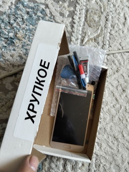 Samsung   Галакси  j4,  дисплей