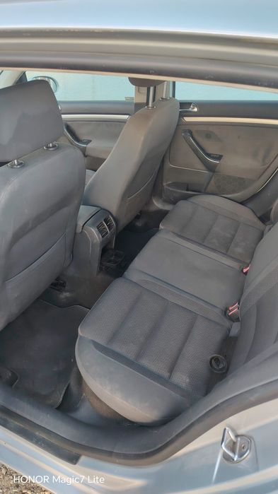 Volkswagen Golf 2005 benzină, 1.401 € — imagine 3