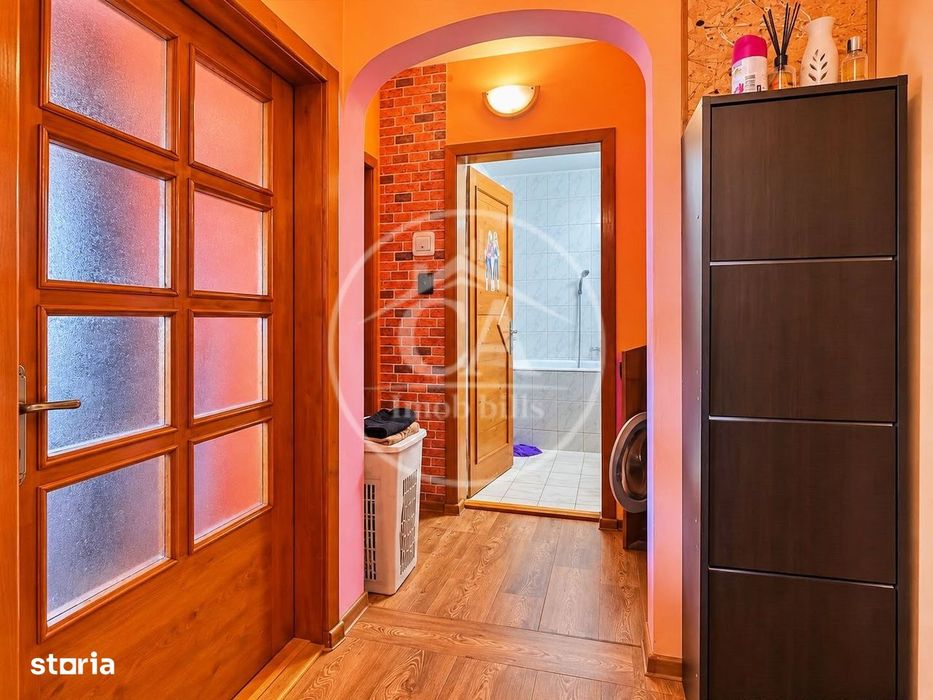 Apartament de vanzare cu 3 camere in zona Nufarul, Oradea