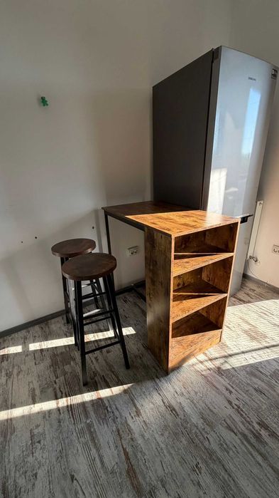 Masă tip bar / insulă bucătărie cu rafturi