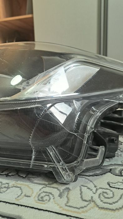 Toyota Corolla фара e210