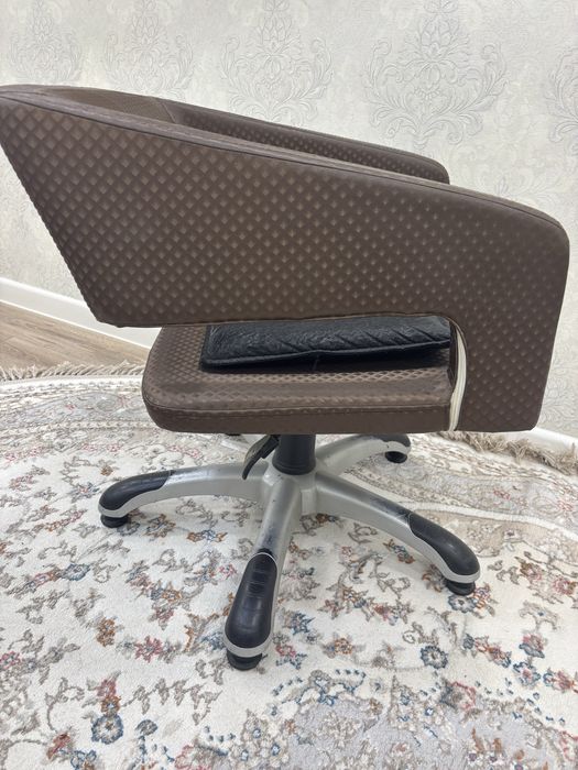 Продам кресло для салона красоты