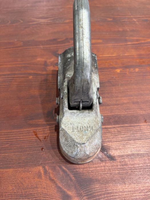 Лапа за теглич ( KNOTT и AL - KO)