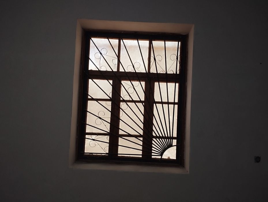 Yogoch deraza sotiladi