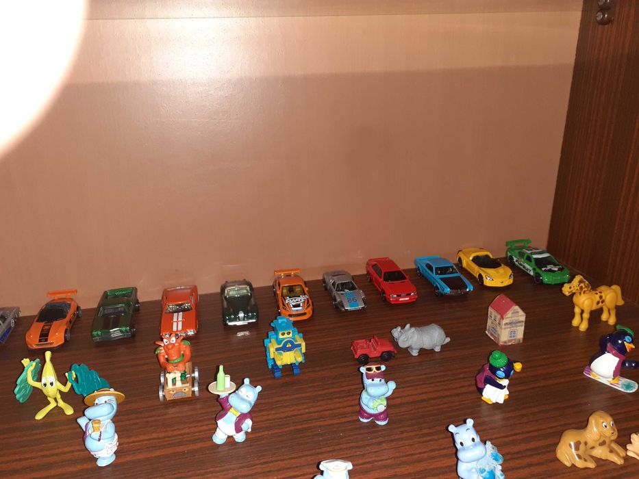 Мачбокс и Хот Уилс без забележки .