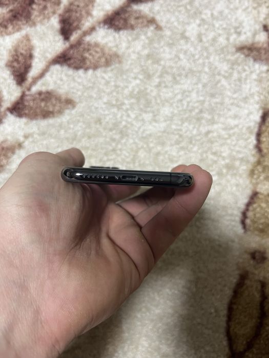 Продам айфон 11 про