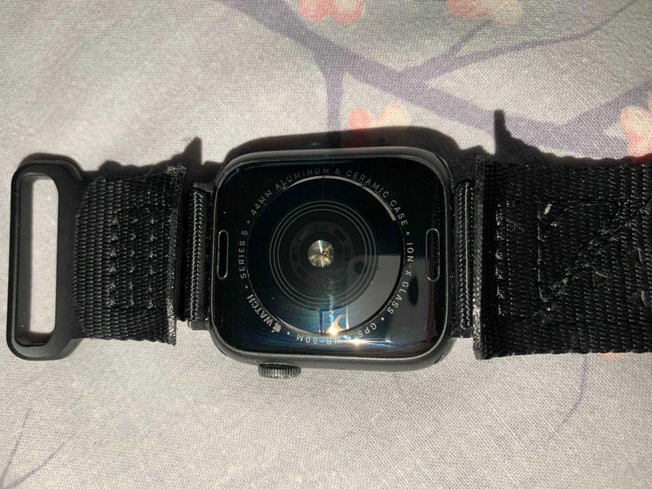 Apple Watch Series 5 44mm Aluminium GPS Black