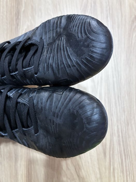 Ghete fotbal puma future Z gazon sintetic