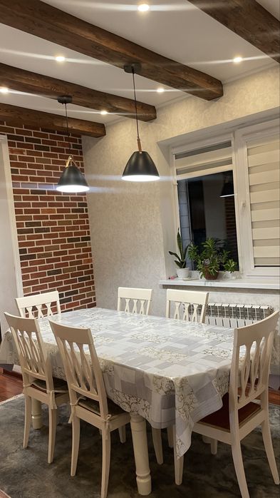 Стол со стульями