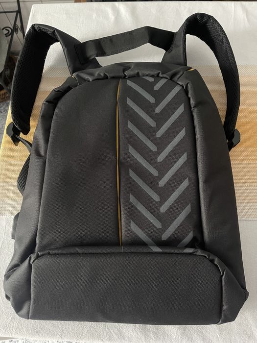 Ghiozdan nou, cu pregatire USB