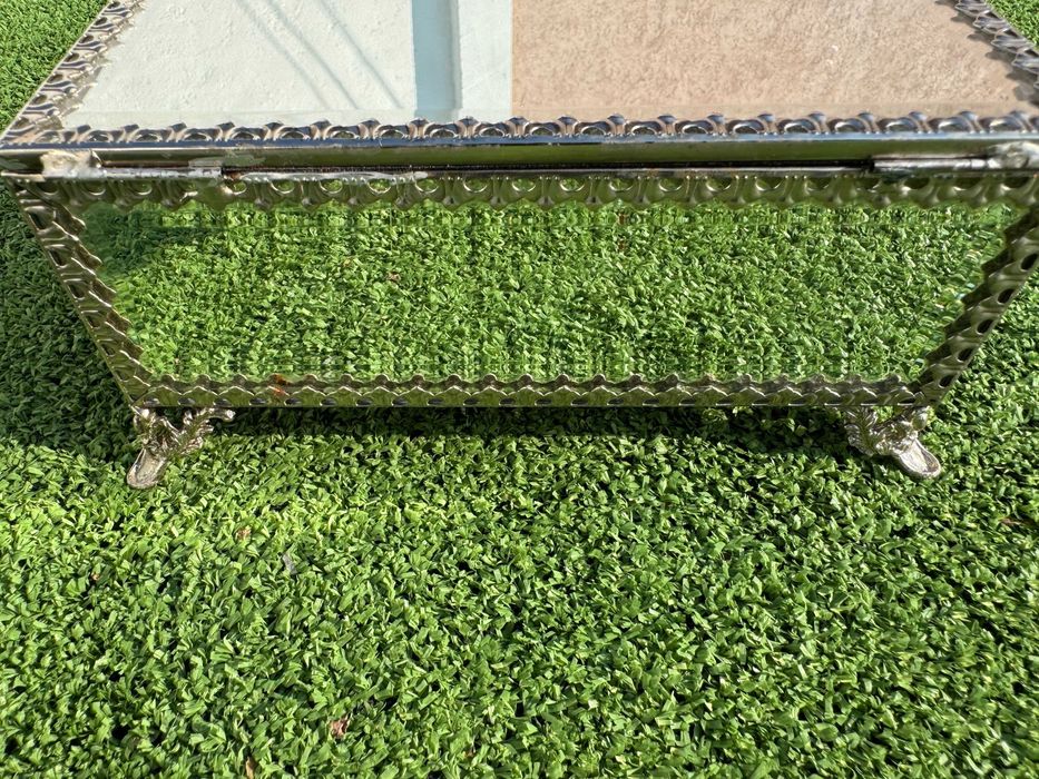 Огледална кутия за бижута – стил „Hollywood Regency“